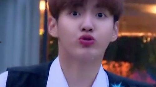 吹口哨吃瓜比赛,吹口哨吃瓜大赛趣味横生